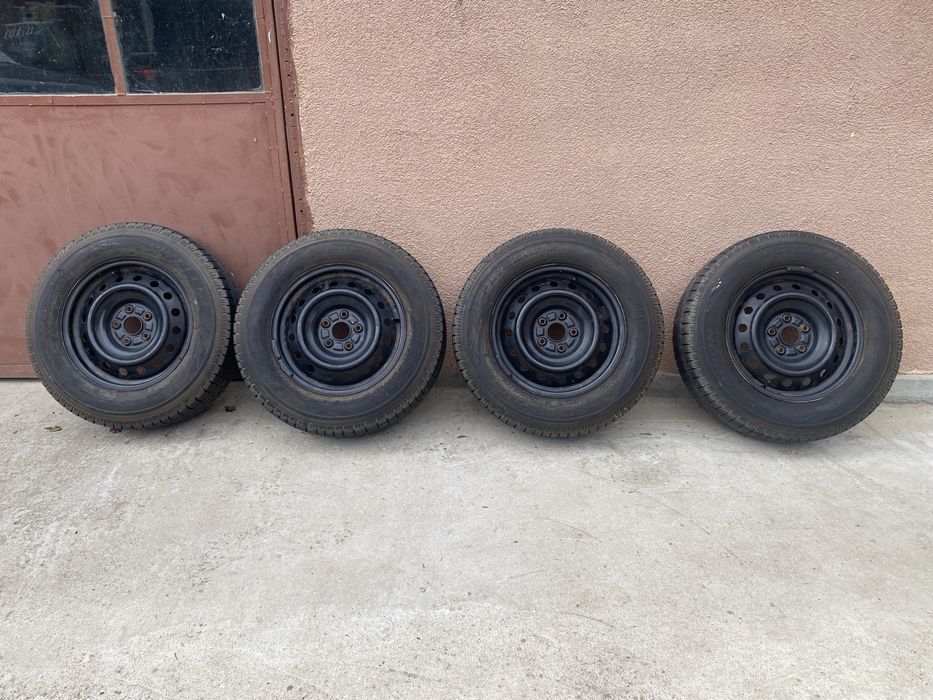 Jante roti cauciucuri 215/70/16 100T de iarna Rav 4 pe 16 de tabla