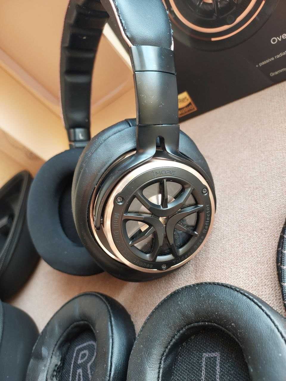 1More Triple Driver HiFi Over Ear Слушалки за телефон