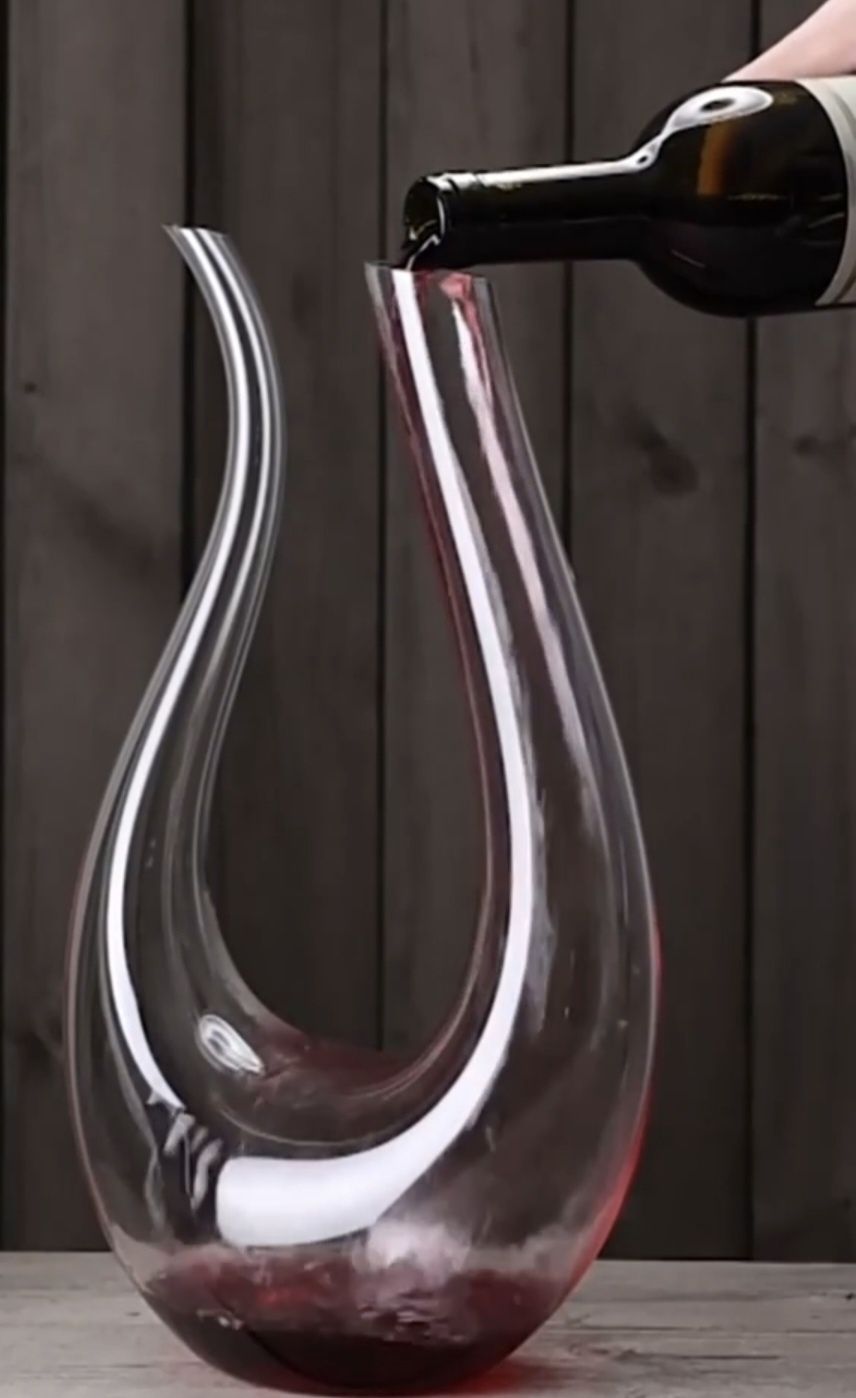 Елегантна стъклена кана за вино 1500 ml