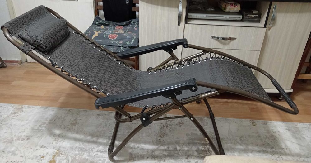 Продам кресла лежаки 2 разные, 1столик ком. для походов,дачи 1м.300т.с