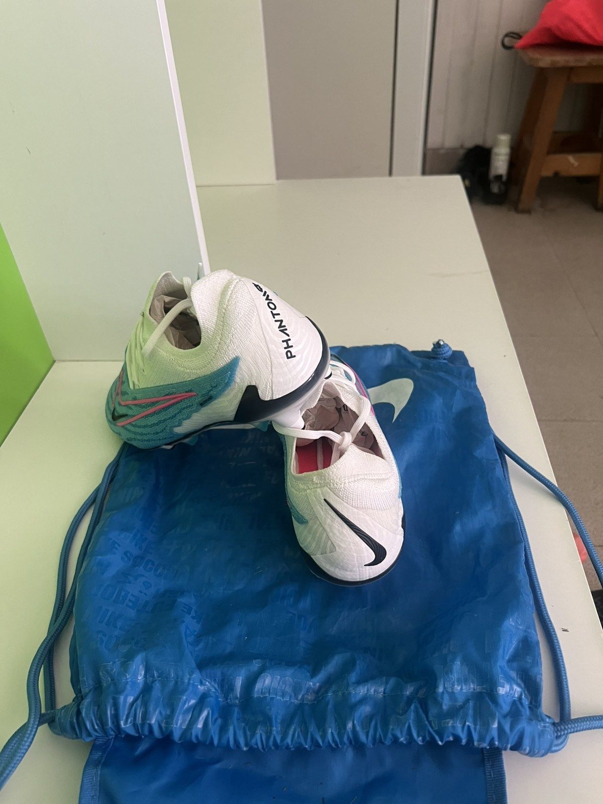 Професионални бутонки оригинални Nike Phantom GX 42,5 номер