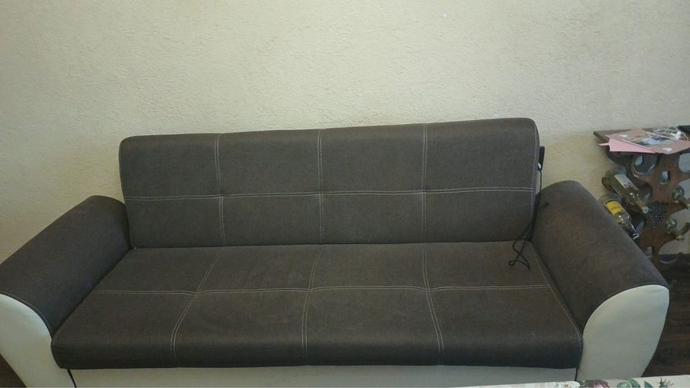 Разтегателен диван