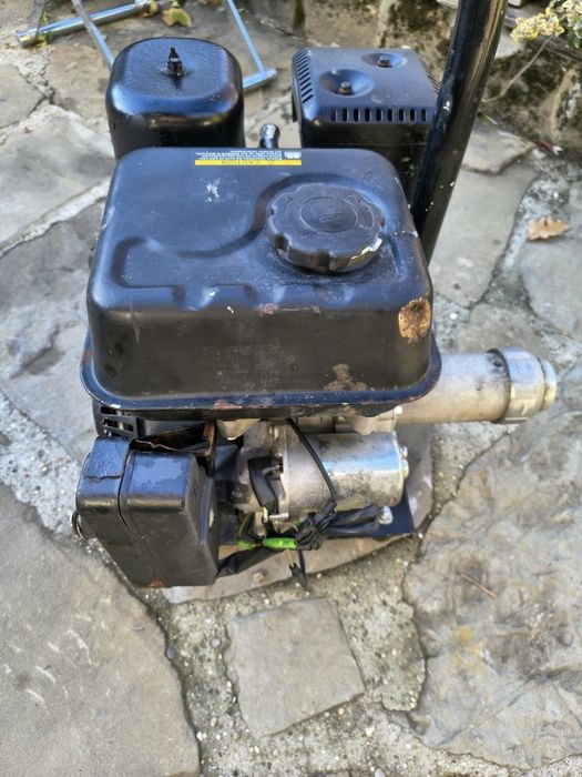 Четеритактов бензинов двигател с стартер