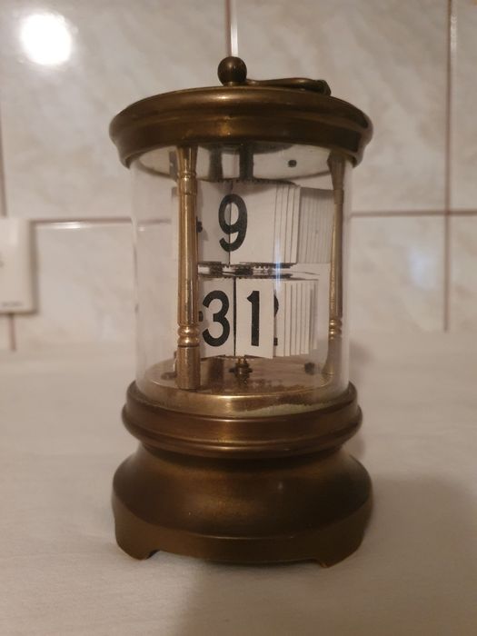 Ceas de Birou tip Calendar