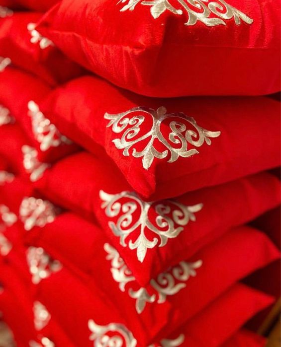 Тойбастар подушки