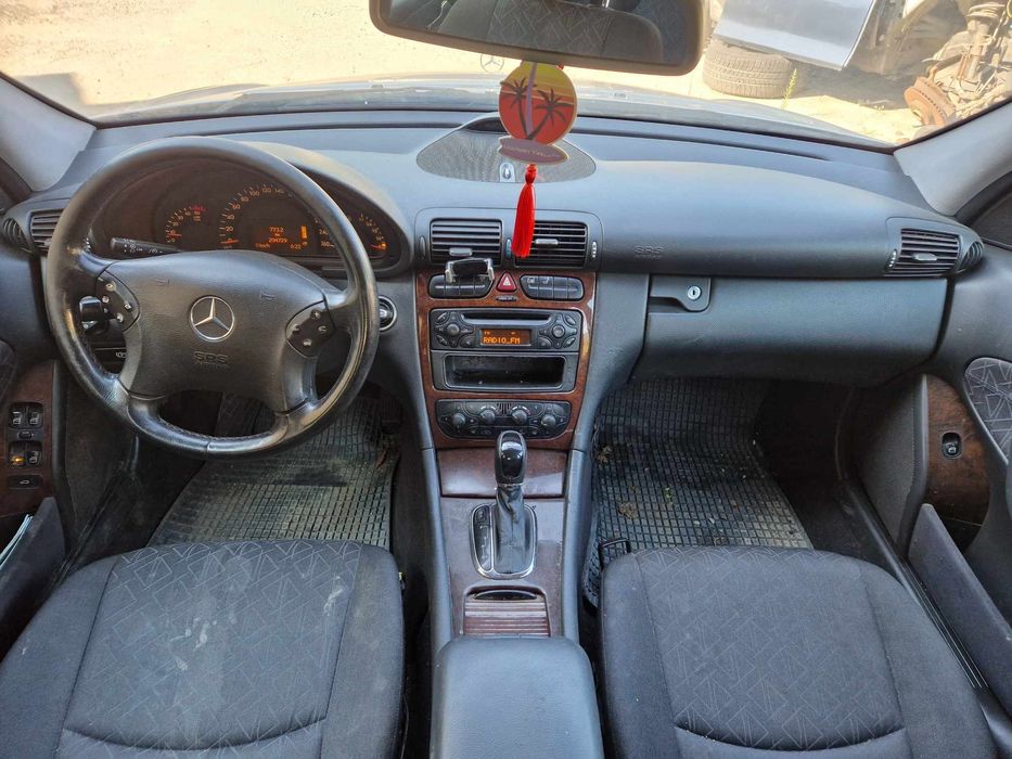 Mercedes W203 C200CDI 116кс 611 Elegance седан автоматик НА ЧАСТИ!