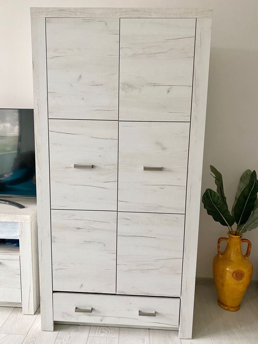 Двукрилен гардероб и тв шкаф