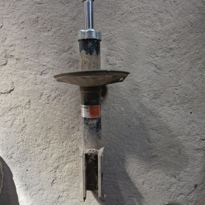 Передняя стойка ларгус