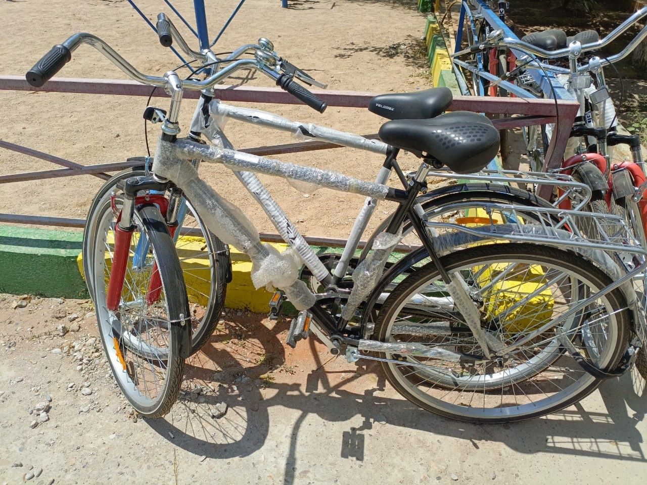 Yangi velosipedlar sotiladi