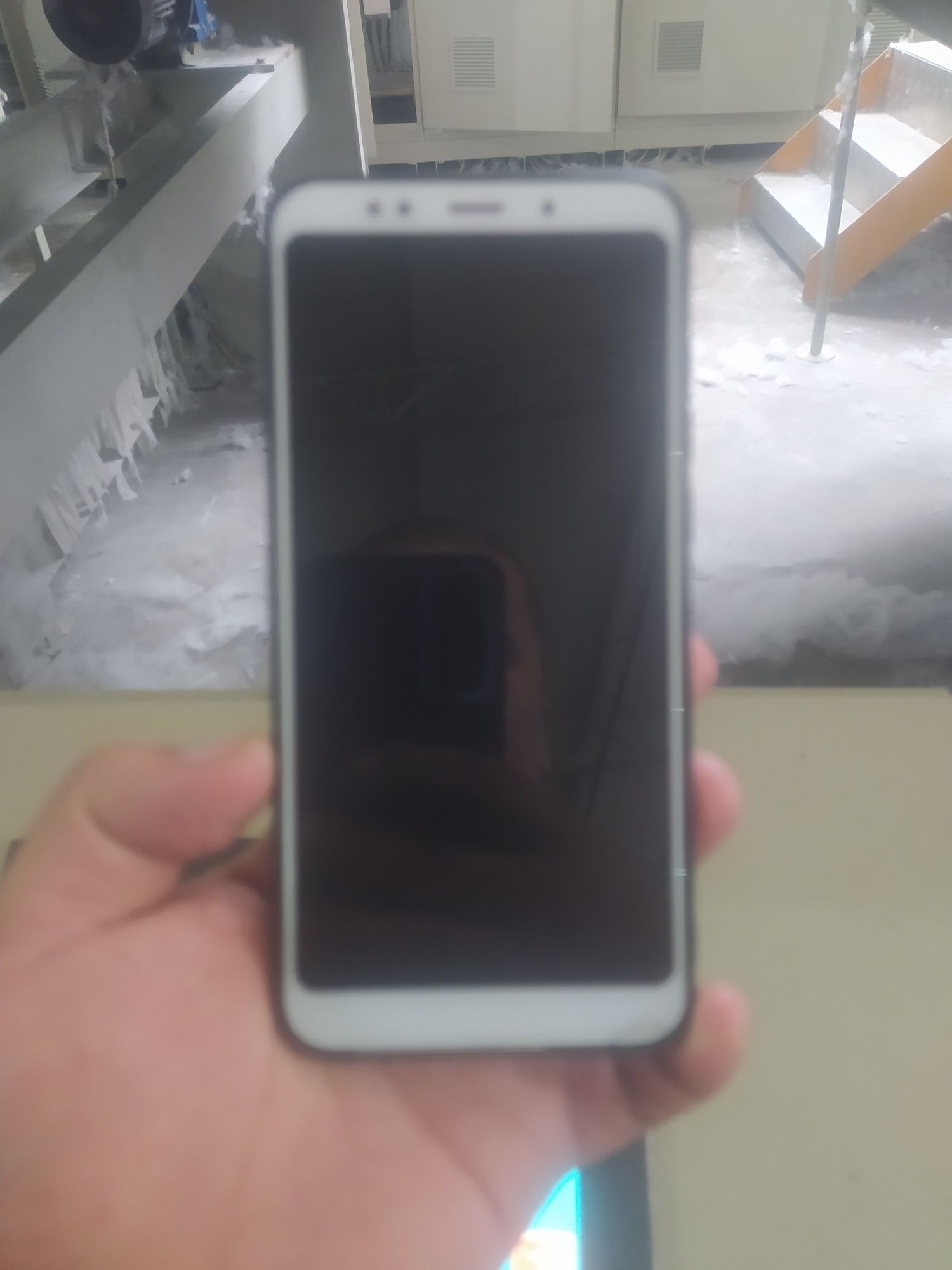Redmi.5 plus xolati.zor