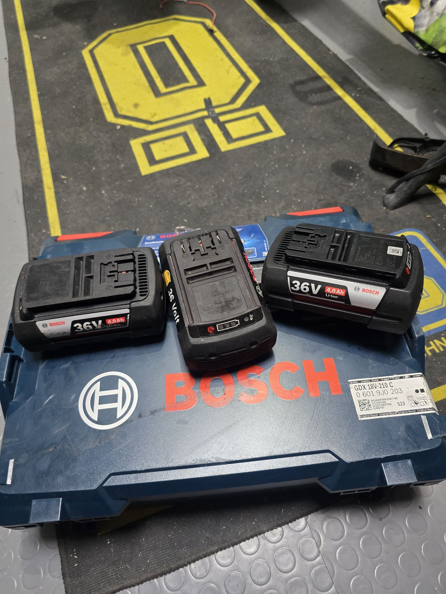 Гайковерт Bosch GDX 18v 210c батерия 36v 4 ah