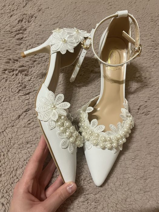 Pantofi cu toc de ocazie