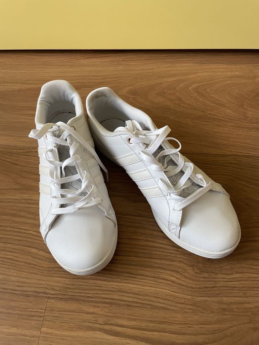 Бели кожени кецки Adidas