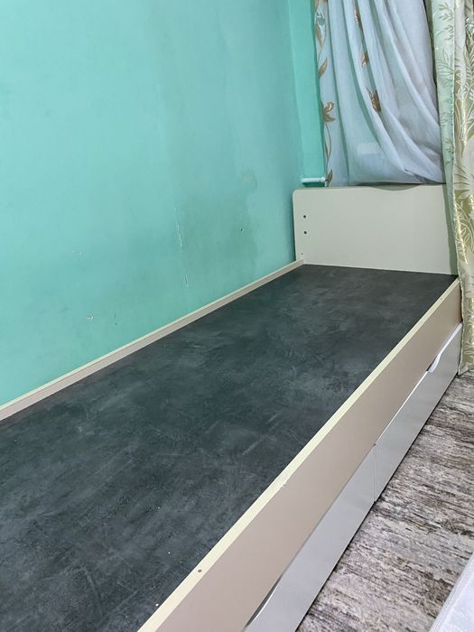 Продам кровать без матраса