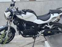 Hyosung GT 250.