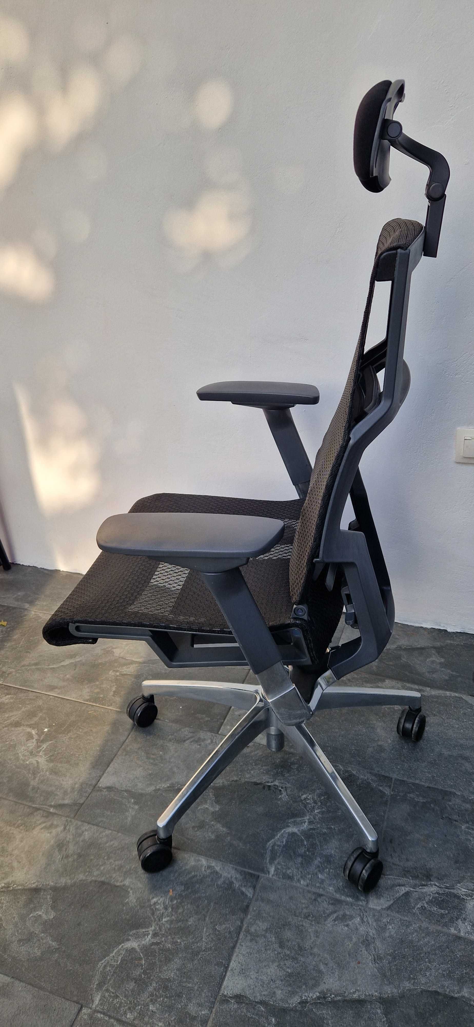 Ергономичен стол / Pofit Ergonomic Chair with Mobile App