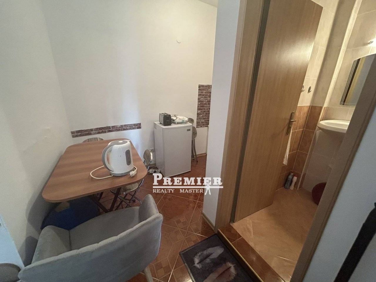 Продава се Едностаен апартамент в к.к. Слънчев бряг - 27 кв.м за 1389 €/кв.м - Снимка #4