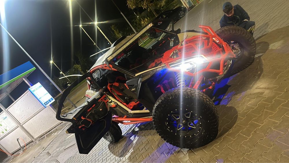 Can-Am Maverick X3 Turbo 145kW, 1000km, stare impecabilă
