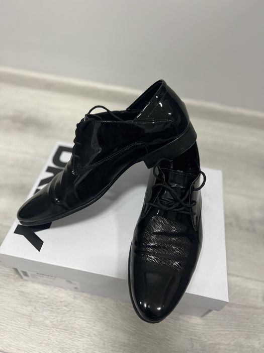 Лачени мъжки обувки на Vip Class носени няколко пъти размер 40