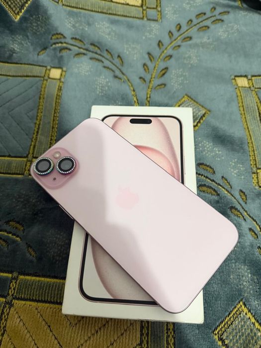 Продаю айфон 15 плюс