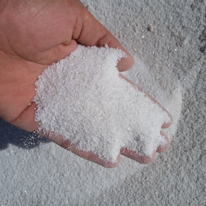 Kiroshka sichka pil qora kiroshka oq qum shakarcha