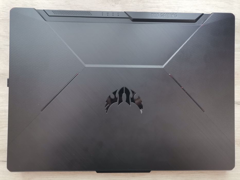 Геймърски лаптоп Asus Tuf 15 144hz