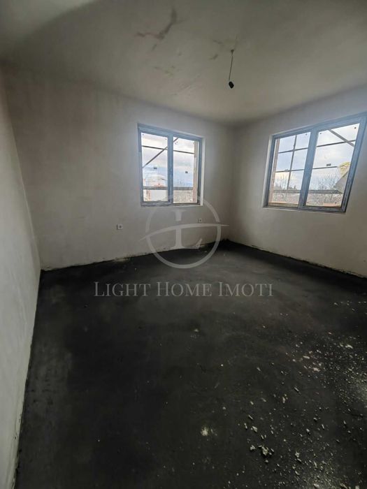 Продава се Тристаен апартамент в Пловдив, Остромила - 149 кв.м за 1007 €/кв.м - Снимка #3