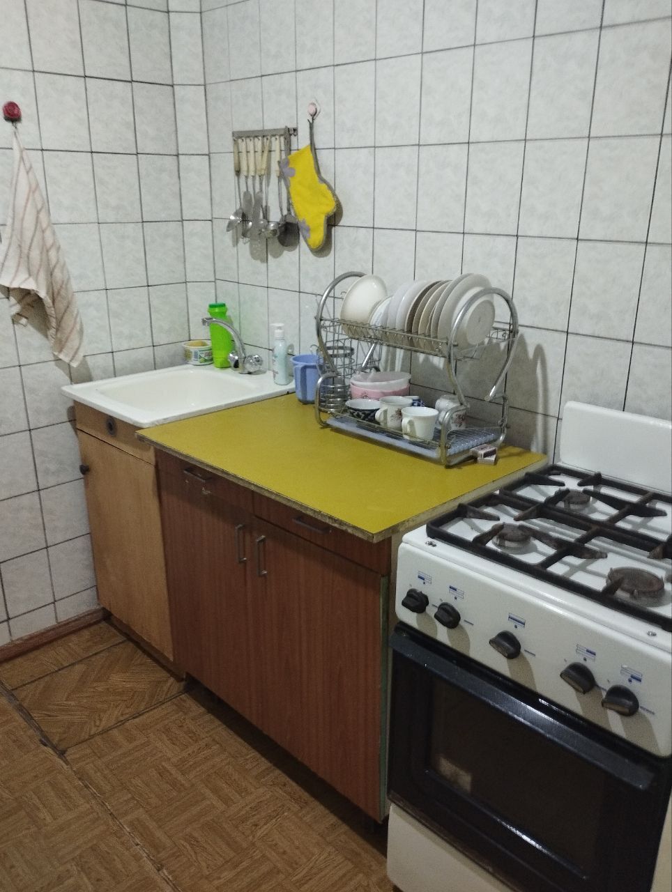 Юнусобод 4 кварталда 1 хона 2 килинган уй ижарага берилади