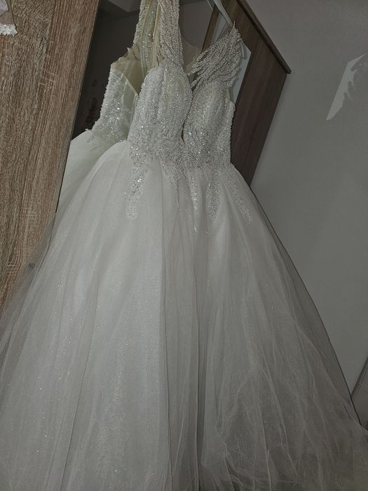 Rochie mireasa .