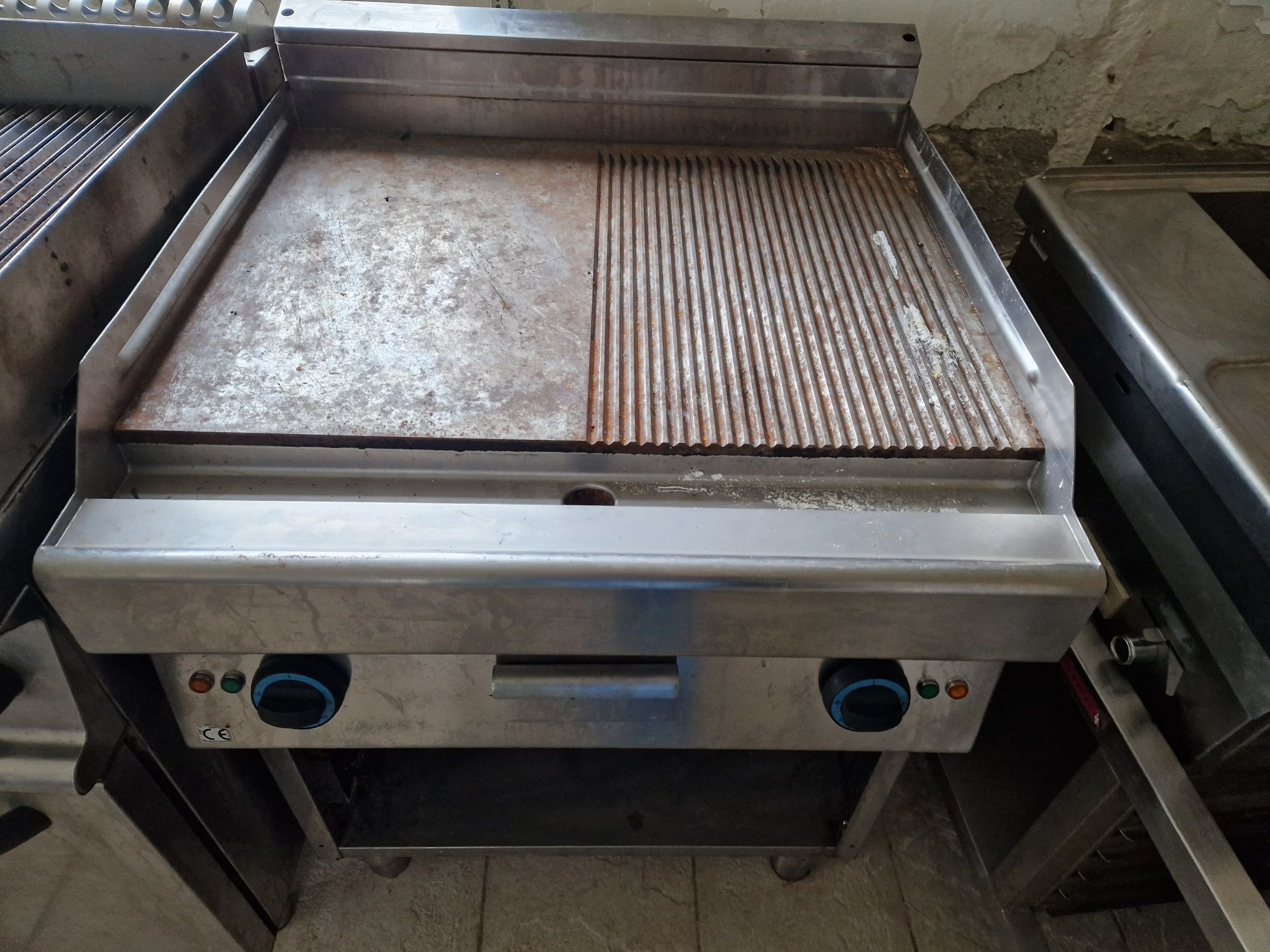Gratar electric la 380v, capacitate mare, stare buna