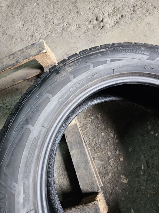 1 anvelopa iarna 255 55 19 Goodyear 7mm