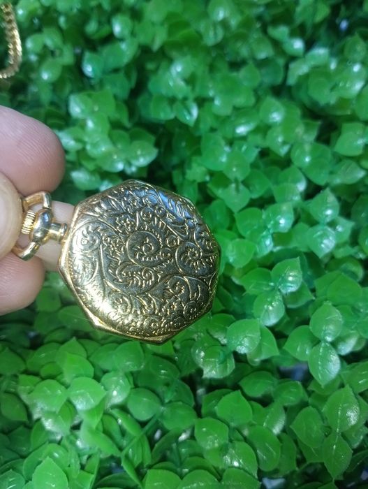 Златист джобен часовник - 20 лв