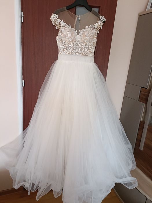 Vand rochie de mireasa