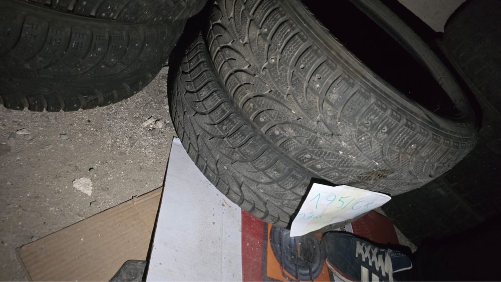 2 шины в хорошем состоянии
