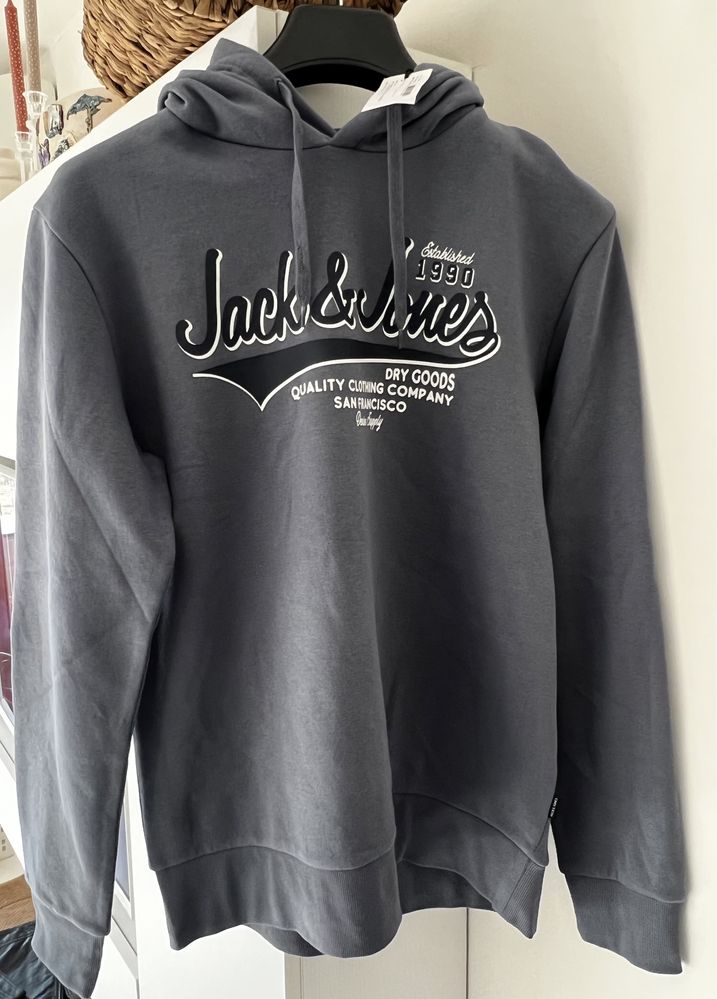 Дрехи Jack & Jones на едро