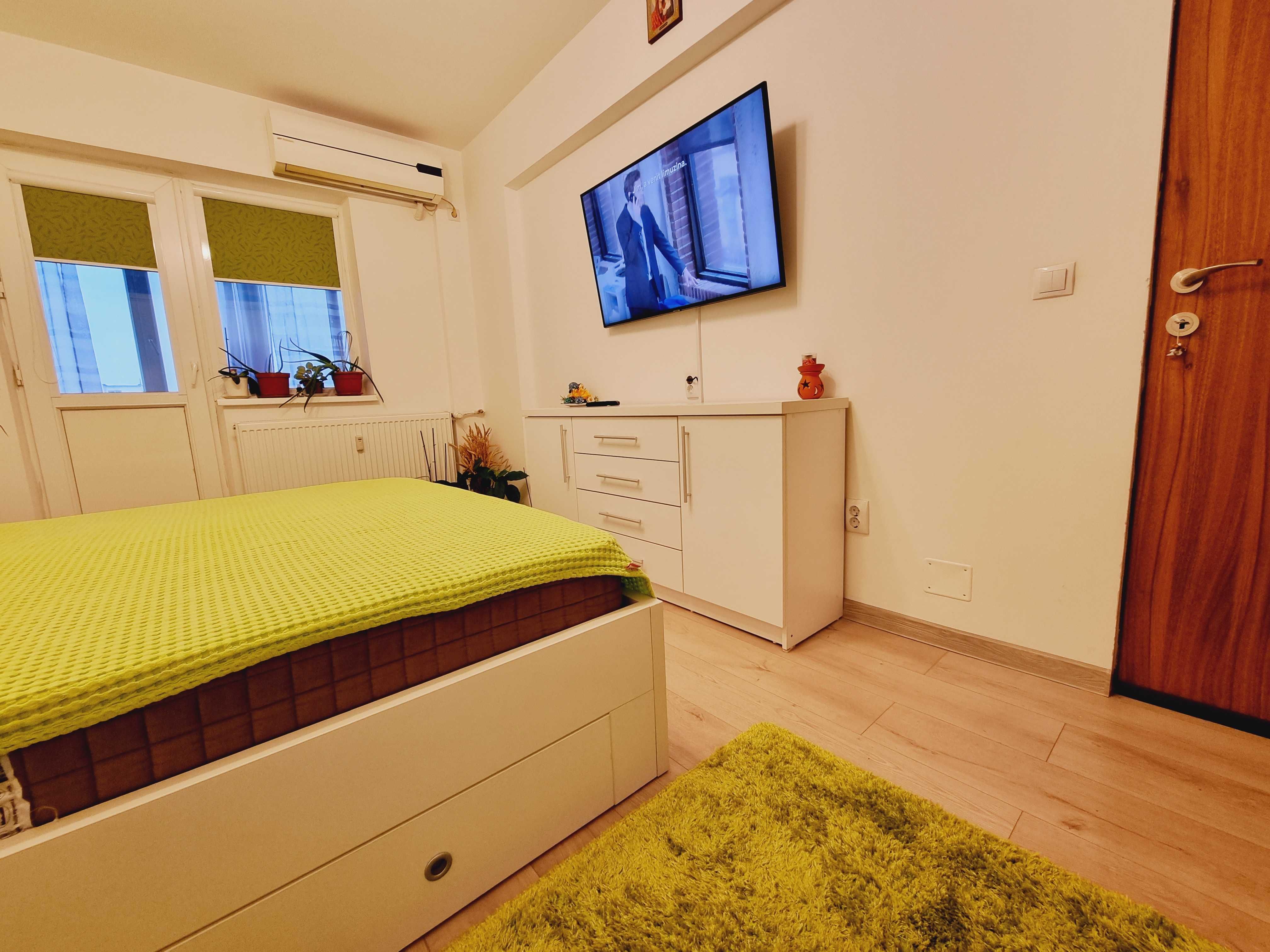 Proprietar - apartament 3 camere, totul aproape nou - Podul Giurgiului