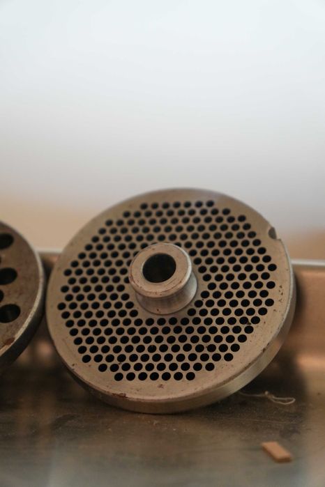 Mașinărie tocat carne profesională – 4500 lei – Ca nouă