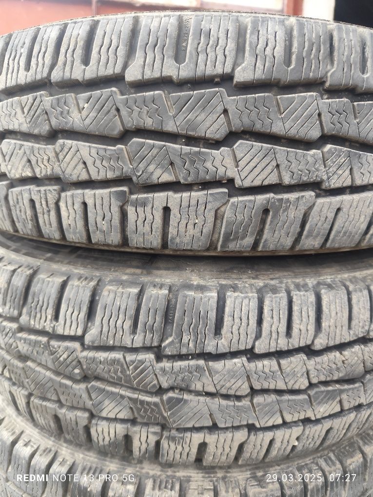 Продавам 6 броя гуми 195 75 16 C за бус зимни michelin Дот 2021 г.