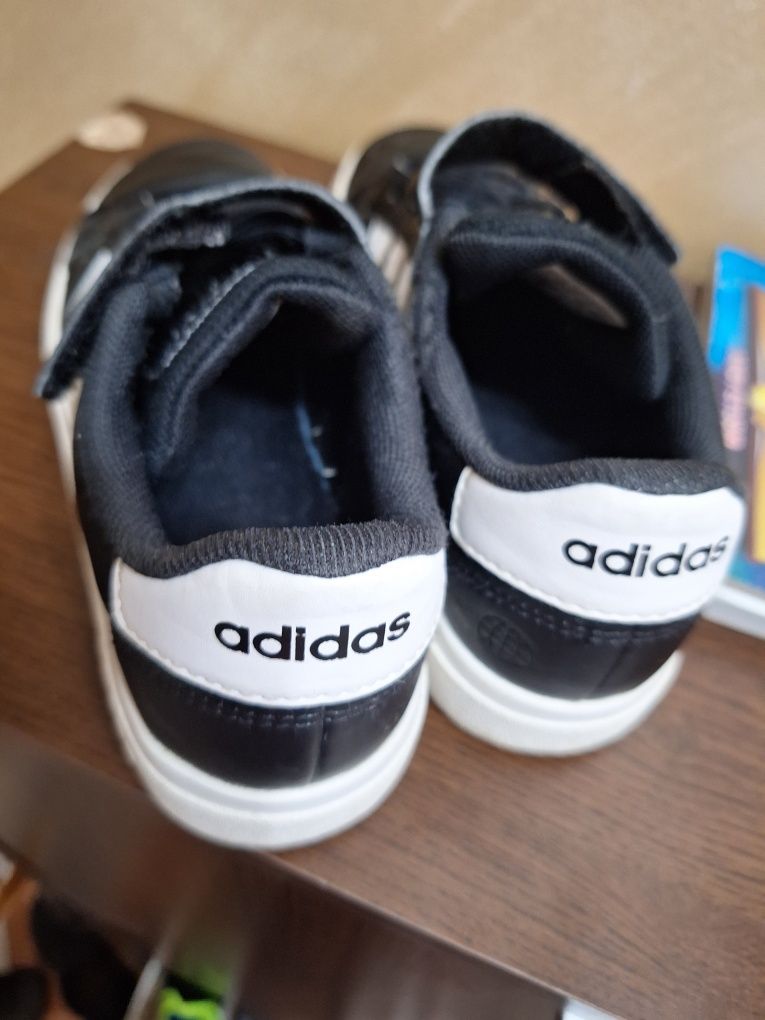 Adidas кожени маратонки 31,5