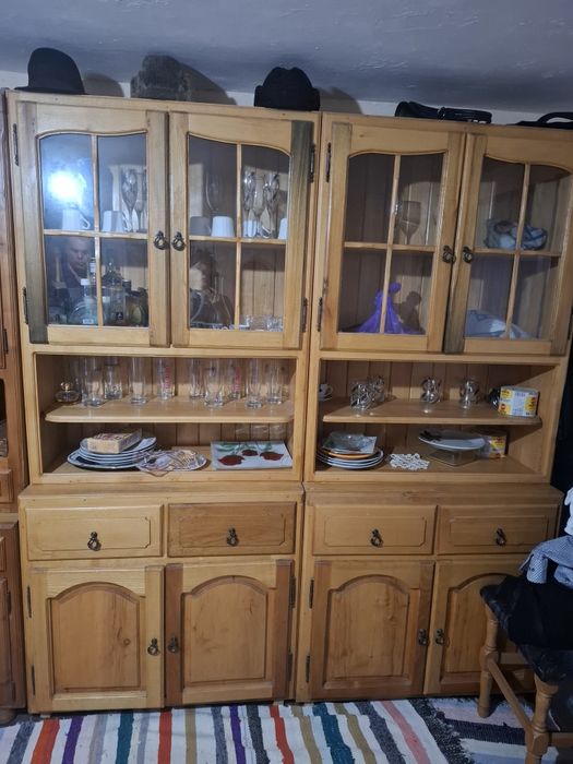 Mobila din lemn masiv