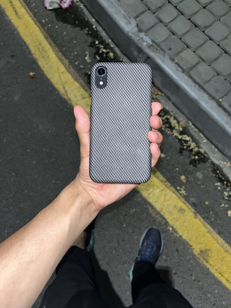 iPhone XR   black