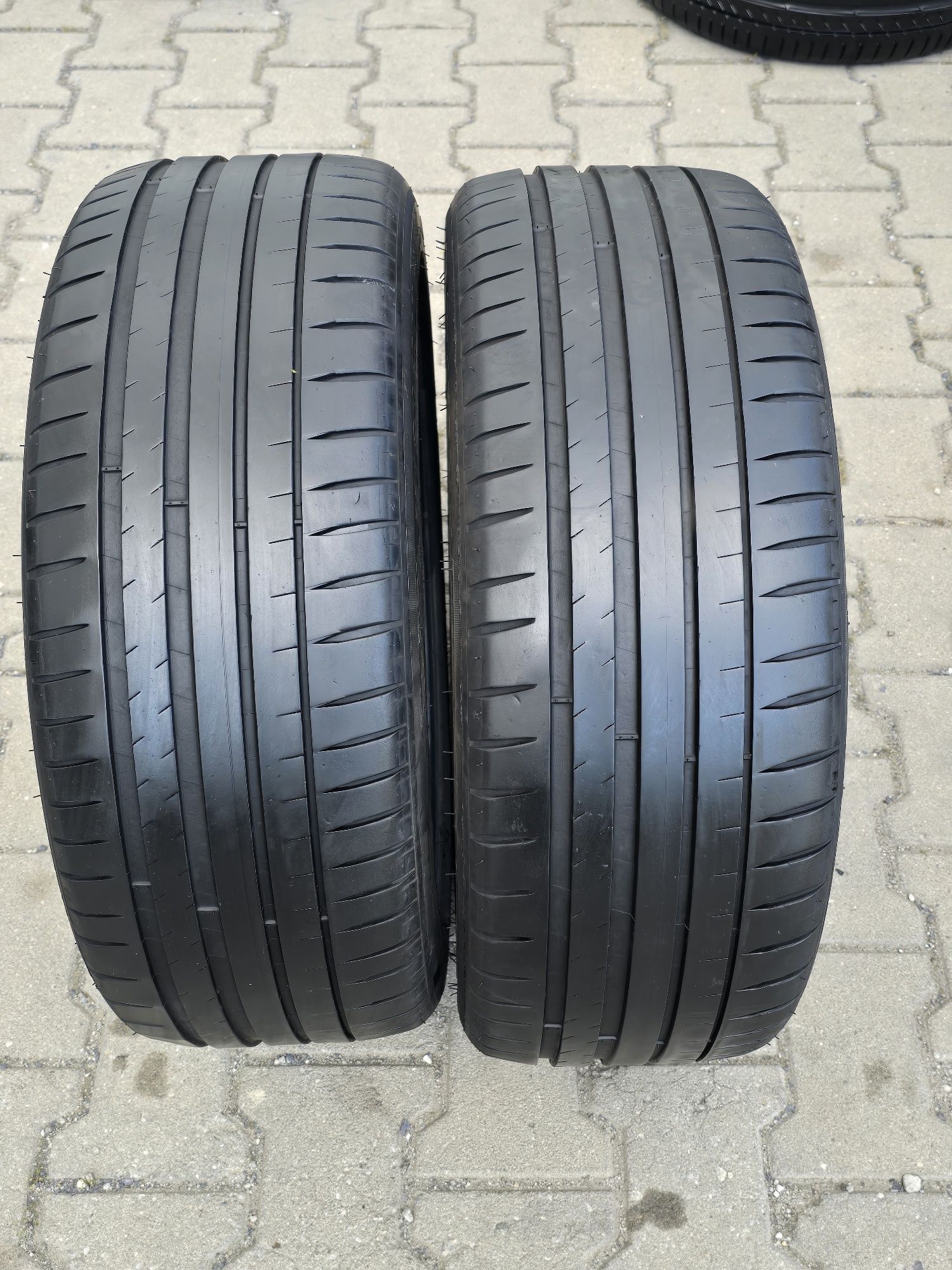 225 45 18 Michelin