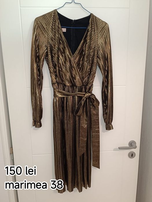 Vând rochii elegante