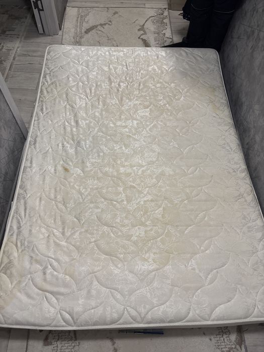 Продам матрас 140 на 200