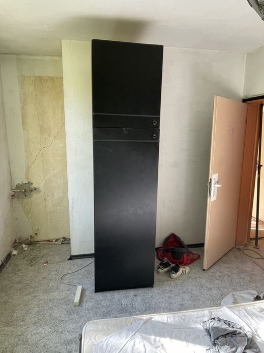 Стар Гарадероб черен