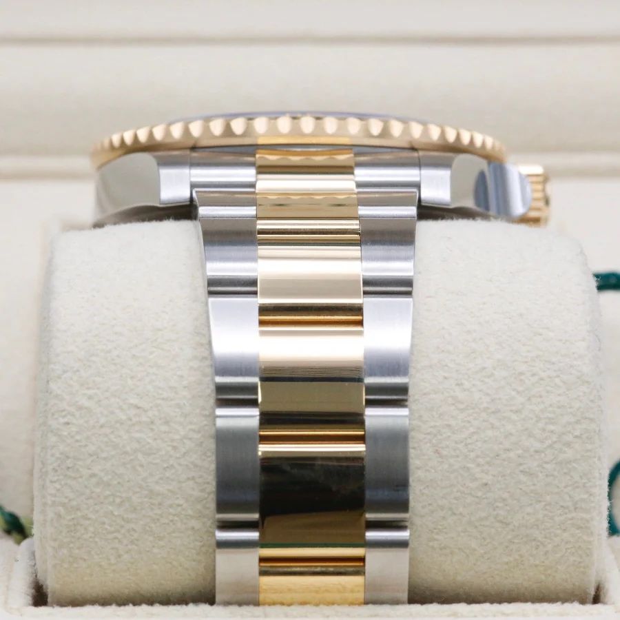 Часовник Rolex Bluesy