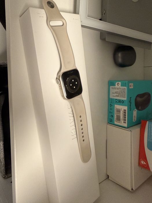Apple Watch 8 41mm Starlight