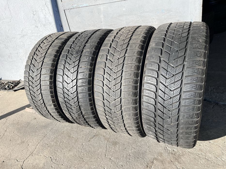 4 бр. зимни гуми 225/45/17 Pirelli 4,5-5 mm DOT 3815