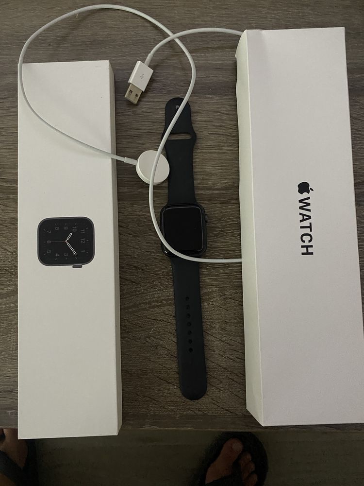 Apple Watch SE 44 mm