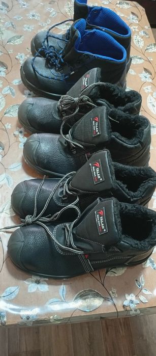 Продам рабочие ботинки размер 41-42